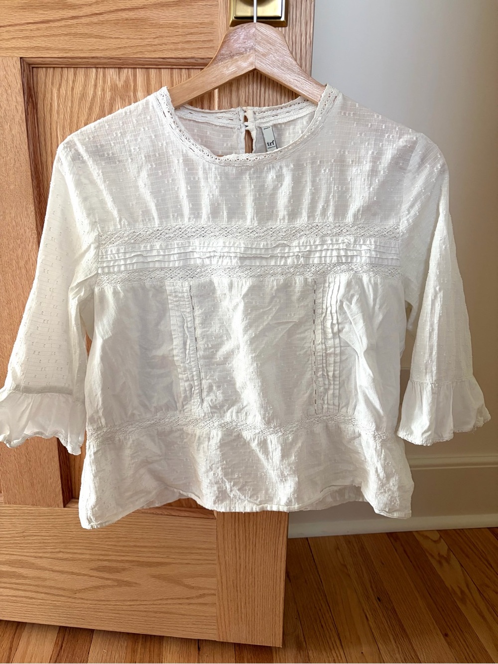 Zara white eyelet blouse size XL fits like M/L